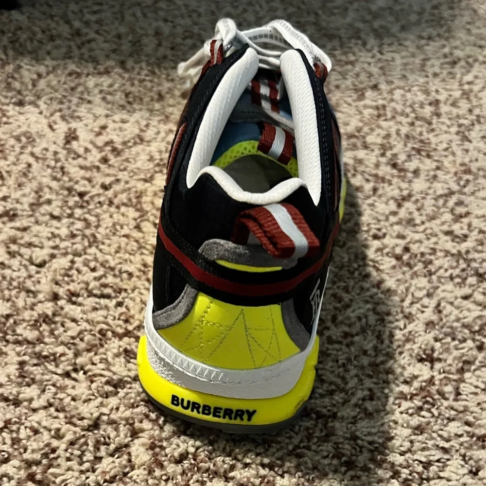 Burberry Sneakers - Picture 3 of 4